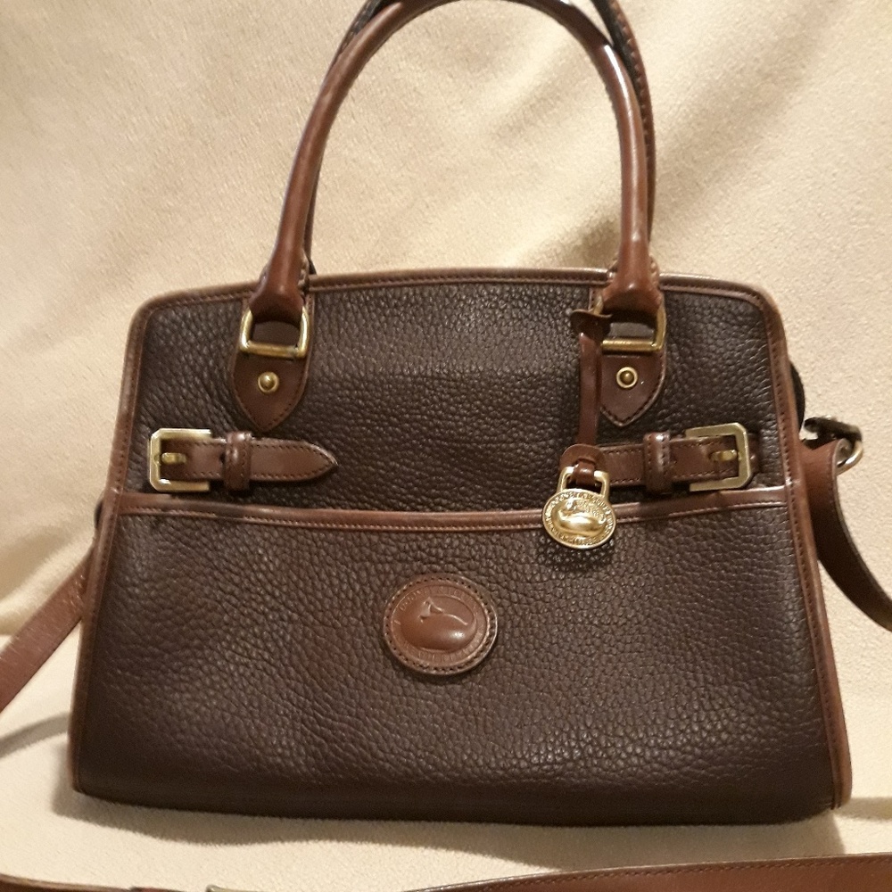 Dooney & Bourke quality bag- Excellent condition!